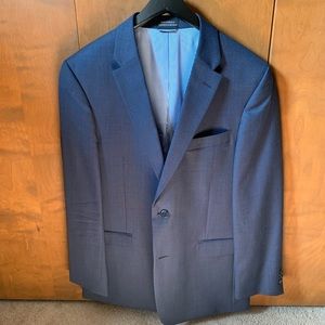Tommy Hilfiger 2 piece suit 36x30 pants 42R coat